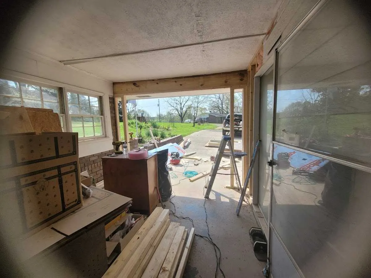 Air movers and dehumidifier for Water Mitigation Services in Moline